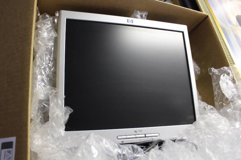 lot 21 image: HP LCD monitor tested and operational