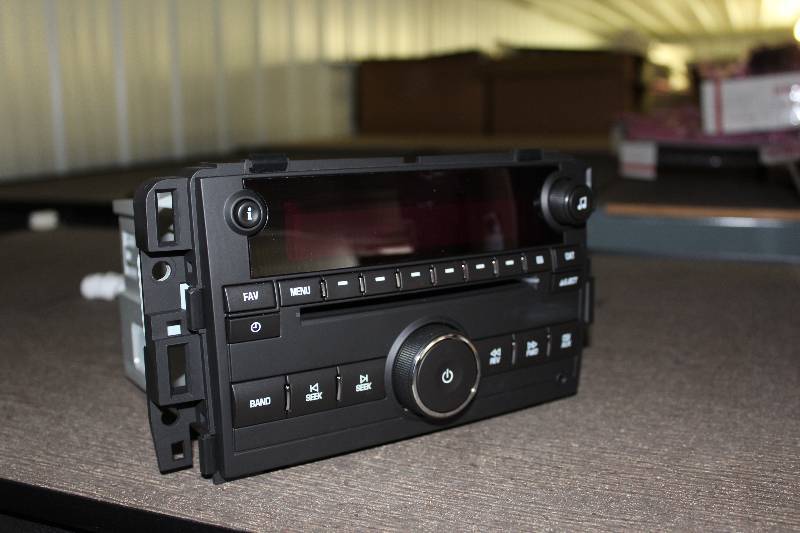 lot 36 image: GM 20935118 AMFM cd player, operational and tested
