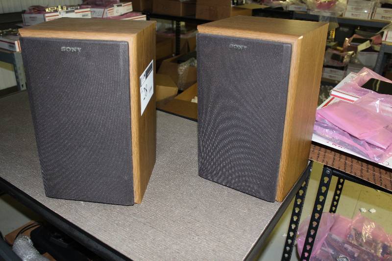 lot 28 image: Sony 60 watt speakers, tested and operational
