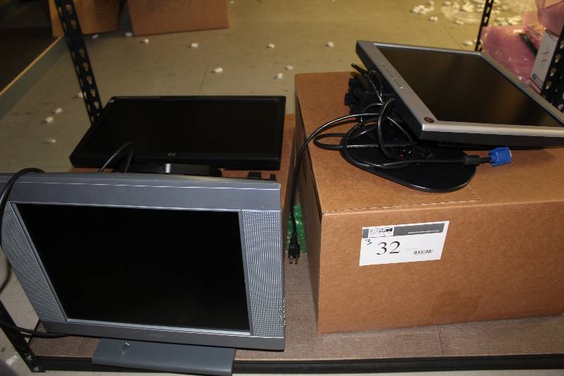 lot 32 image: Mag LCD monitor, tested and operational