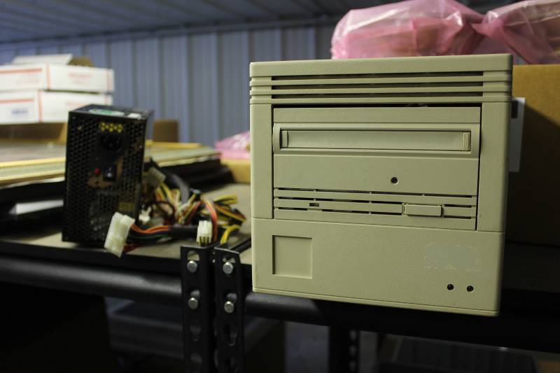 lot 48 image: External SCSI cd-rom tested and operational