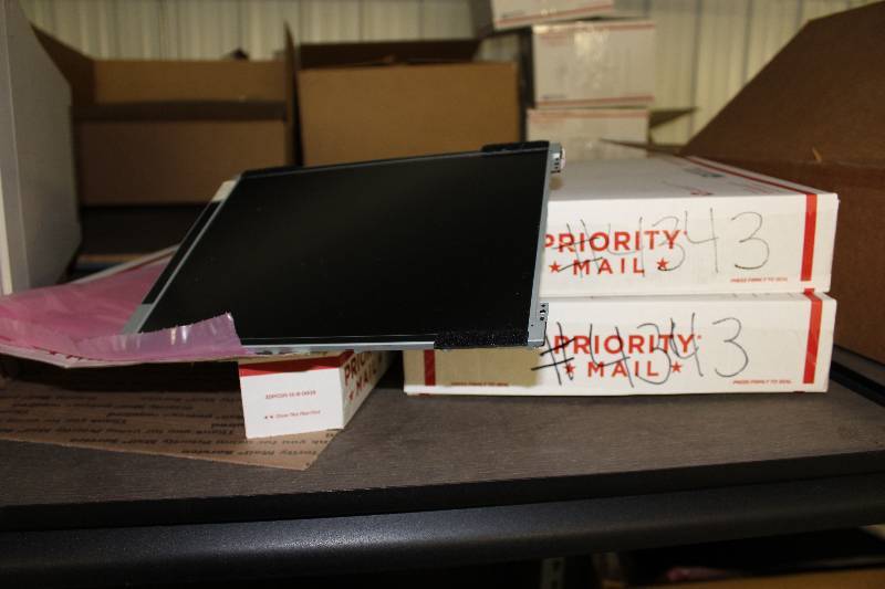 lot 75 image: replacement LCD screen, LN12S40, tested and operational