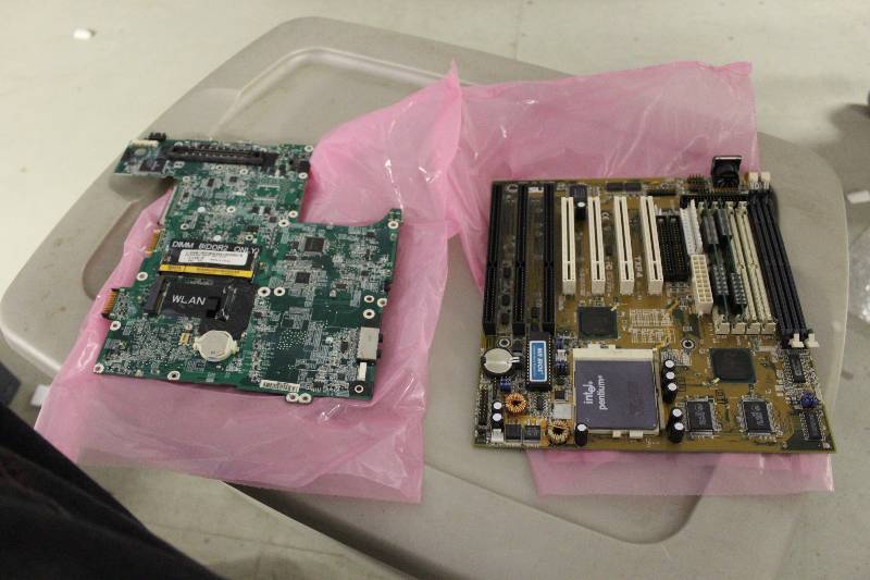 lot 100 image: Desktop motherboard, tested and operational