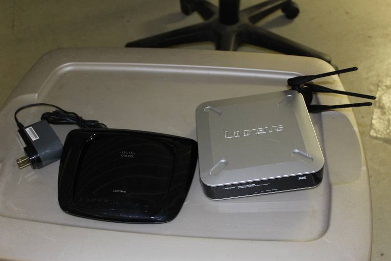 lot 101 image: 2 Link wireless routers, tested and operational