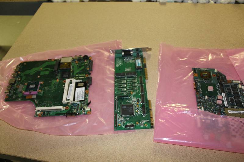 lot 117 image: Laptop motherboard, tested and operational