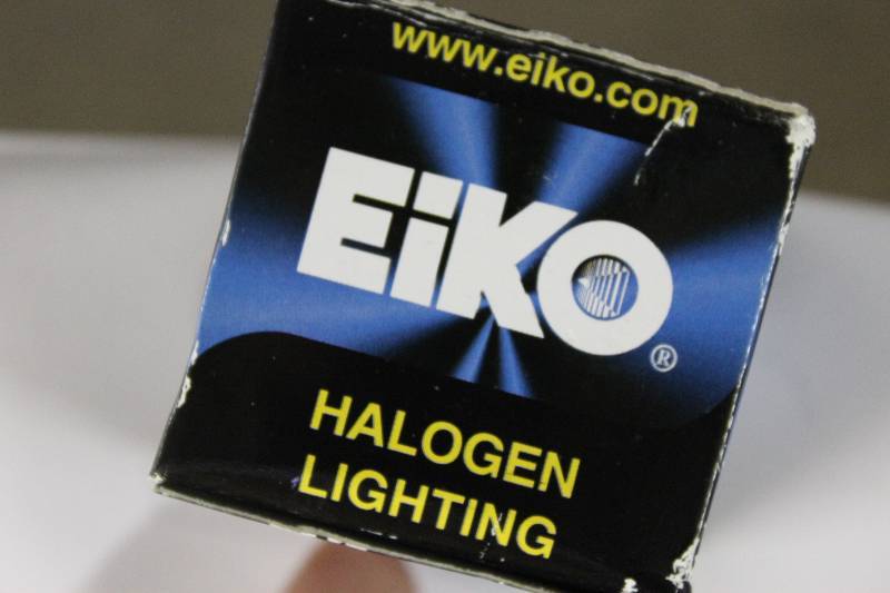 lot 232 image: Eiko EXN-FG-24V 50 watt, bulb. Tested and operational