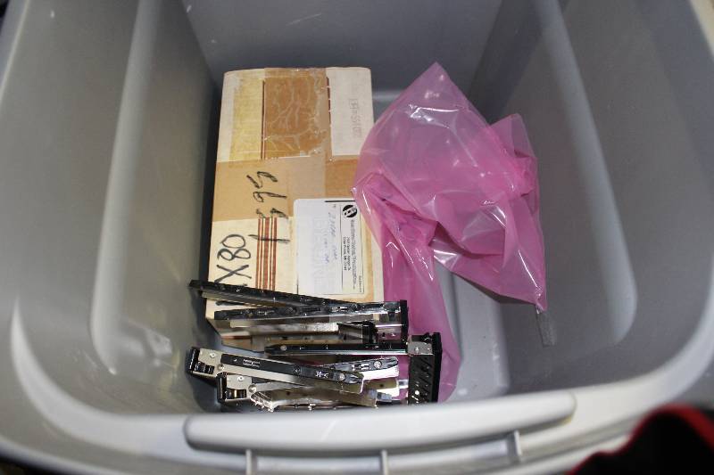 lot 214 image: HP server hard drive trays, tested and operational