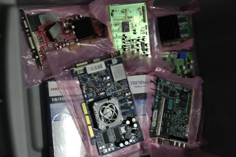 lot 221 image: Misc video cards, AGP video card, tested and operational