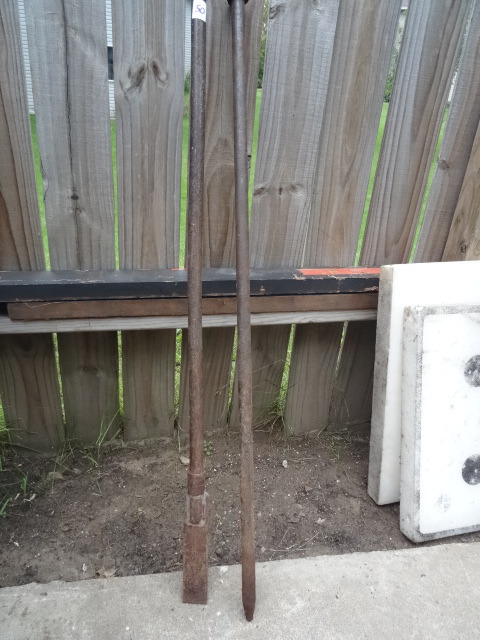 Metal pry bar and chisel