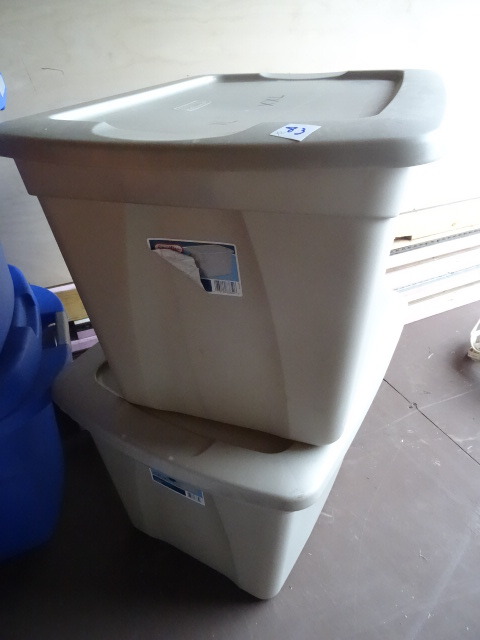 18 Gal. Totes Qty 2