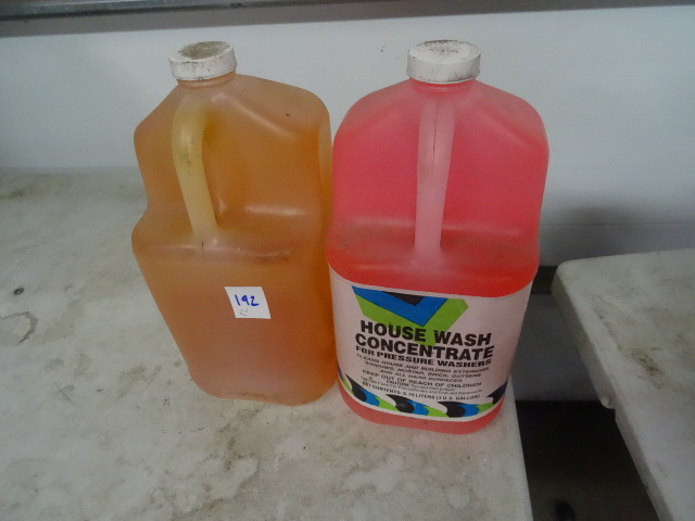 2 Gal. House Wash Concentrate
