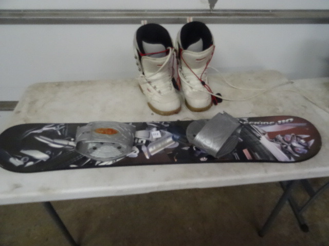 Snow Board. 7.5 Van Boots