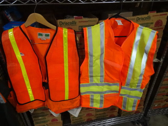 2 Safety Vests