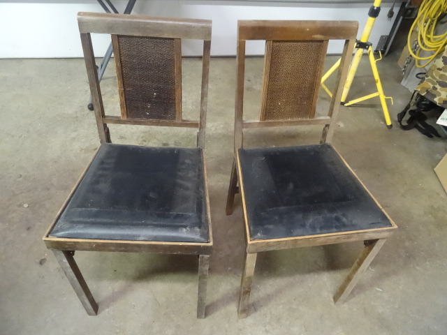 2 Wood Folding Chairs Vintage