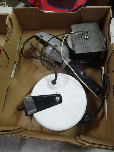 Retractable Trouble Light