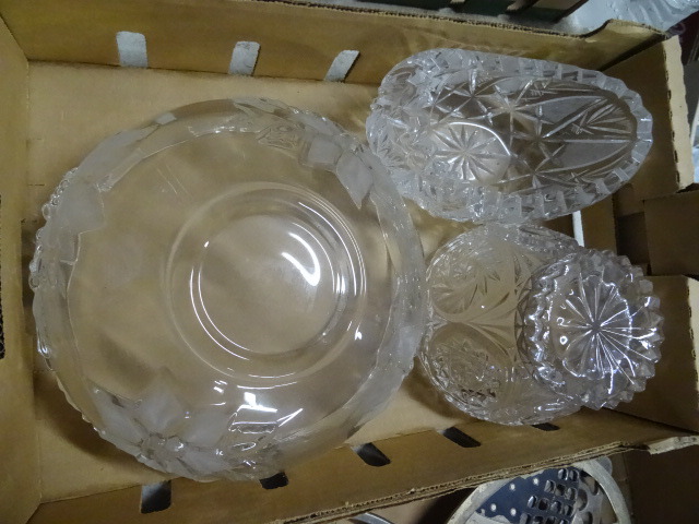 3 Pieces of Decorative Glass Bowls