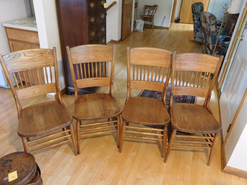 Four Antique Dining Room Chairs See Photos These Are Very Nice And