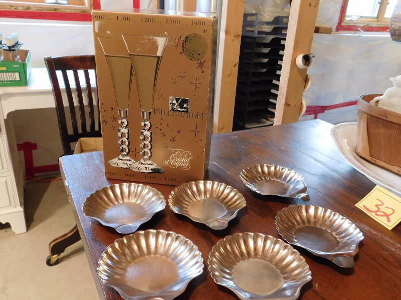 NIB pair Millennium crystal champagne flutes and serving stainless shells