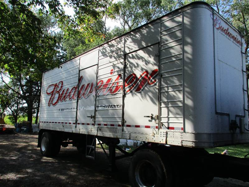 28 Foot semi trailer
