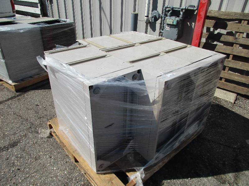 4 sets of drawered cabinets