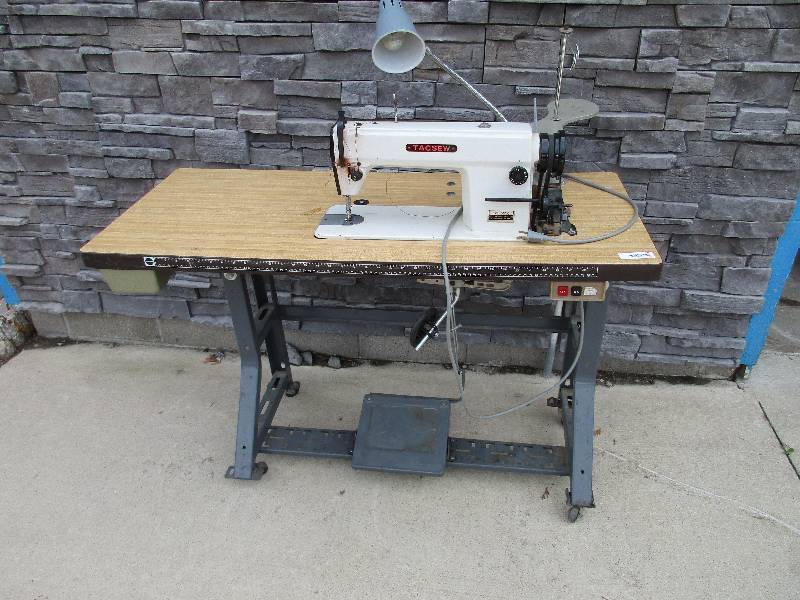 Commercial sewing machine