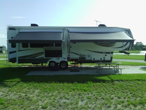 2015 Heartland Bighorn Elite Model 3160 Fifth Wheel