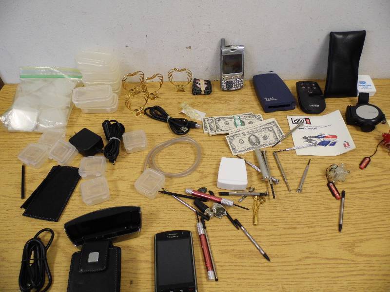 lot 27 image: Click Dock, SD Cases, Blackberry with Tote