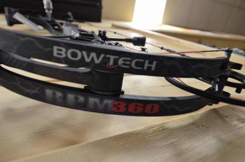lot 3 image: BowTech RPM 360