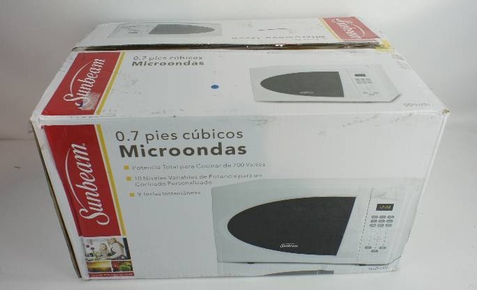 Sunbeam 0.7 CuFt 700 Watt Microwave Oven - White