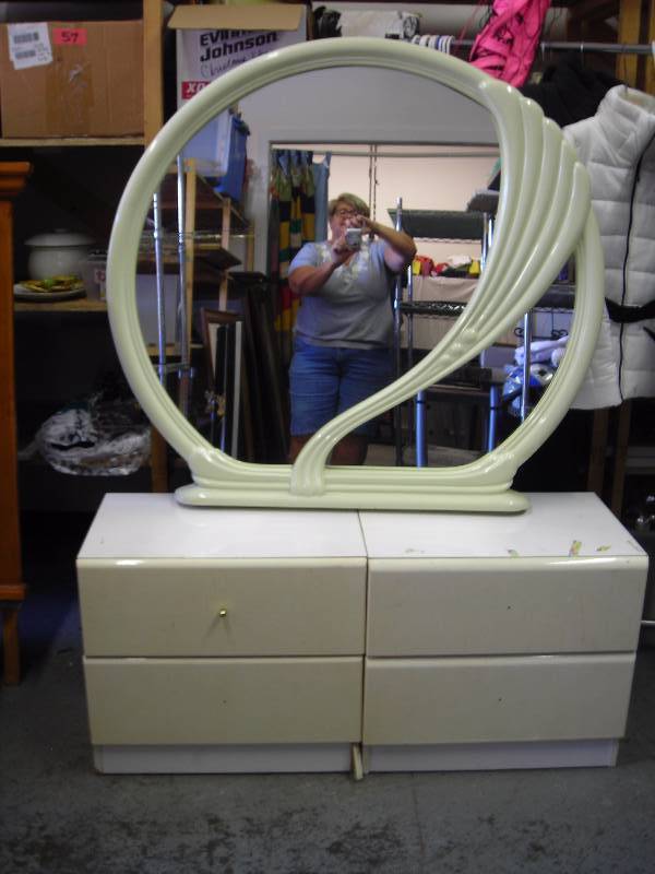 lot 10 image: Millennium Furniture C0. 2-Night Stands & 1-Mirror