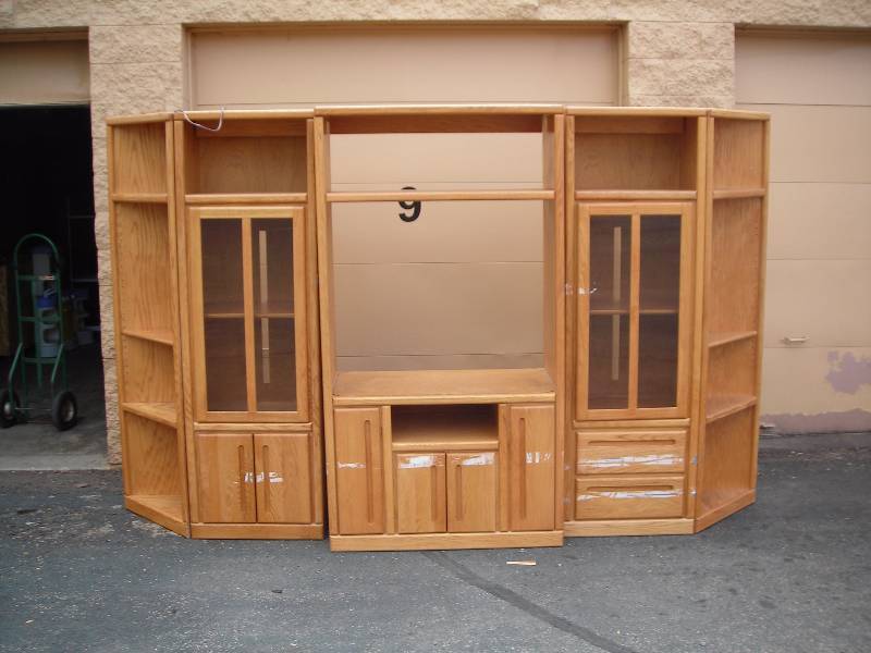 lot 41 image: 5-Piece Media Center