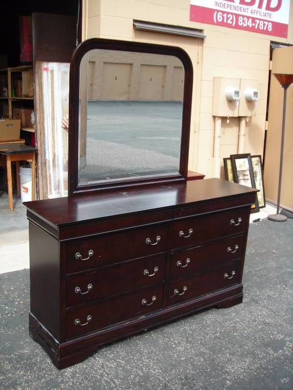 lot 47 image: 6-Drawer Dresser With Mirror