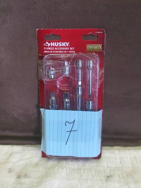 Husky 11 pc accesory set