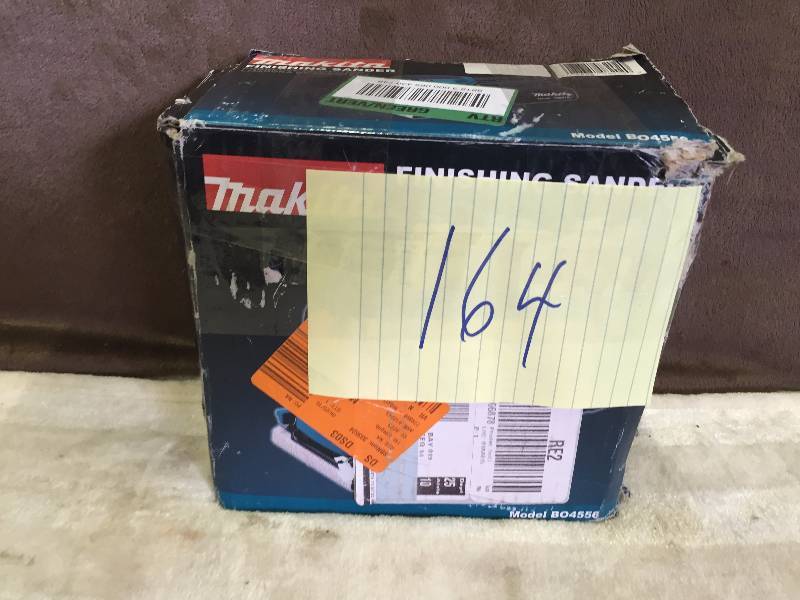 Makita Finishing Sander used works missing dust bag