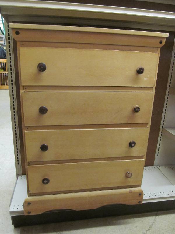 Chest of drawers