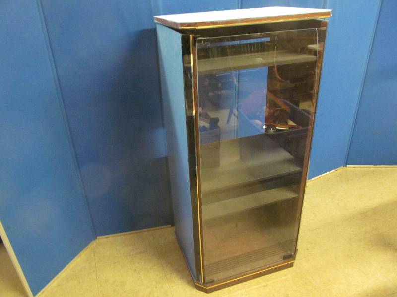 Stereo cabinet