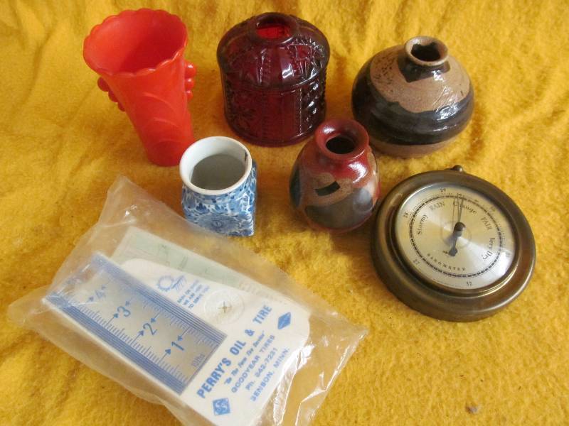 Vases, rain gauge, Barometer