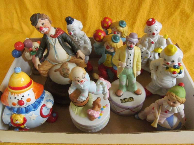 Figurines