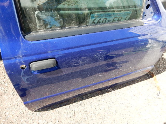 lot 38 image: Right Side Passenger door for 2004 Ford Ranger