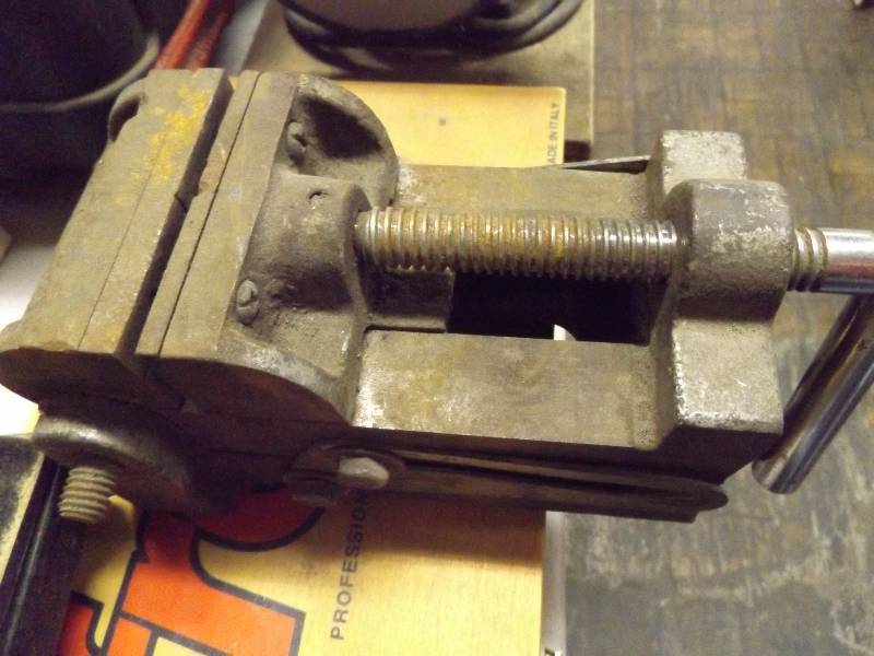lot 289 image: Bench Vise