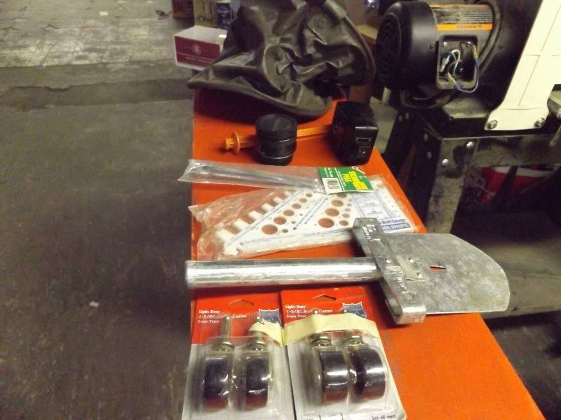 lot 231 image: Misc Garage Items