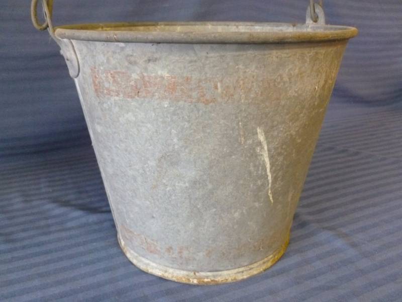 lot 7 image: Vintage Milk Bucket