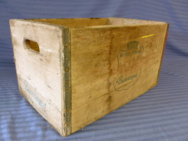 lot 8 image: Vintage Wooden Crate