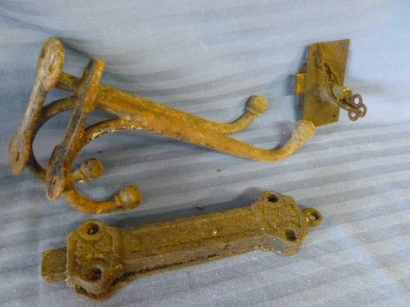 lot 17 image: Antique Door Hardware