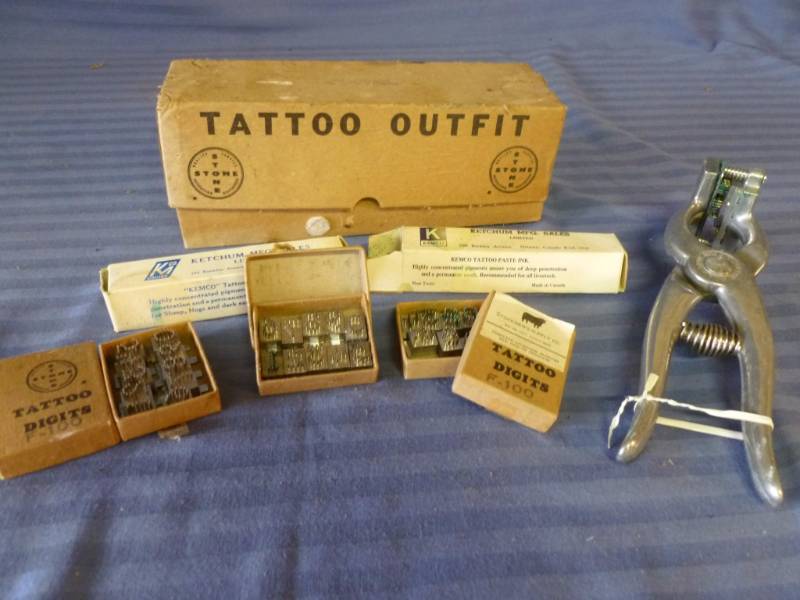 lot 20 image: Livestock Tattoo Kit