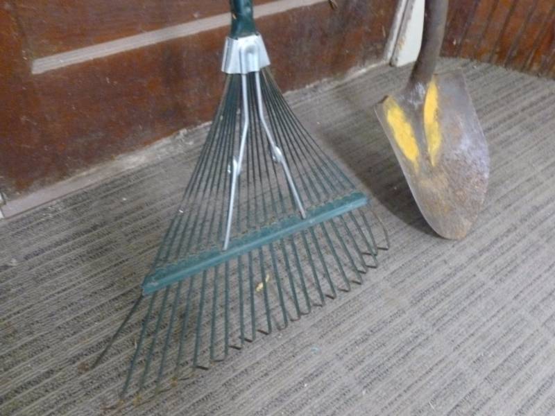 lot 22 image: Yard Items