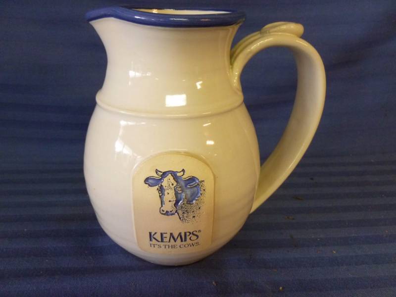 lot 27 image: Kemps Pitcher