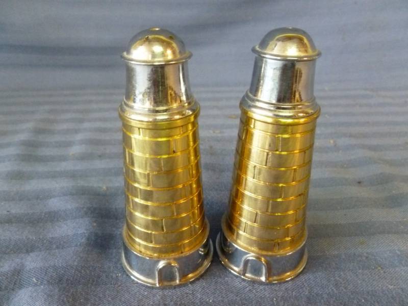 lot 31 image: Salt & Pepper Shakers