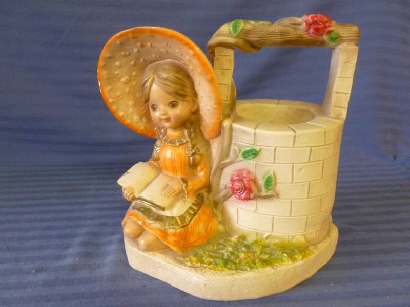 lot 35 image: Rock Garden Decoration