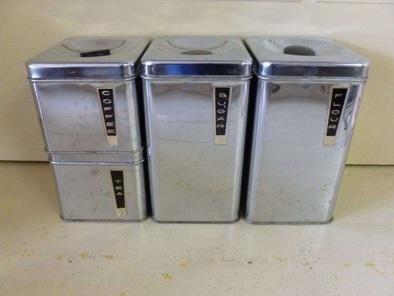 lot 40 image: Vintage Kitchen Canisters